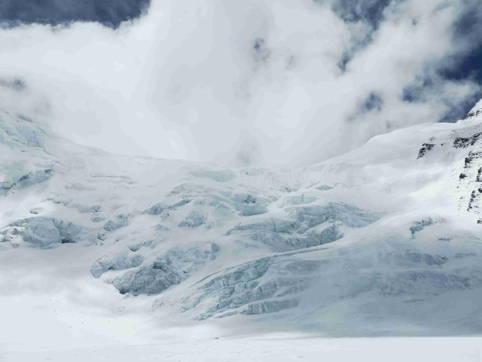 北坳冰壁 图/次落 (图片来源：中国登山协会)